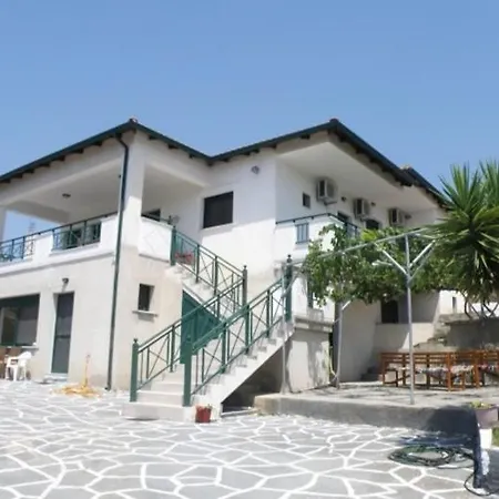Kır Evi Rodia