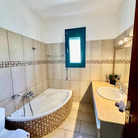 Kır Evi Rodia *